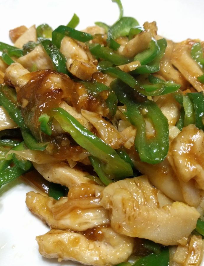 青椒肉絲：Chinese stir-fly, chicken and green paper.